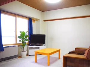 札幌市西区の家具家電付きマンスリーマンション「【アルファスクエア山の手】コンビニ・スーパー・ドラッグストアなどの施設が充実しており生活に便利！ 704・2DK(No.673765)」メイン画像