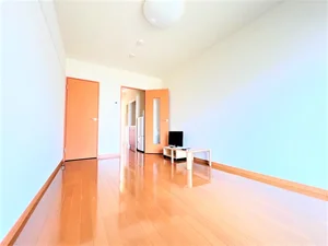 のマンスリーマンション・ウィークリーマンション「レオパレス湖山駅前 103(No.703564)」メイン画像