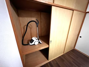 大容量の収納スペース★掃除機もご自由にお使い下さい♬