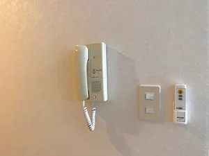 インターフォンも完備なのでお子様や女性のご利用でも安心ですね♪岐阜駅前（北口）ウィークリーマンションの人気物件♪法人契約も可能で手続き最短３分☆保証人不要で緊急連絡先でOK♪