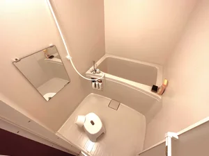 バスルーム画像です♪岐阜駅前（北口）ウィークリーマンションでは、お風呂用の桶もあるのでごゆっくりと快適にご利用いただけます★水道光熱費込みの嬉しいウィークリーマンション★