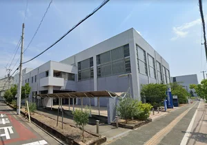 高松東公園プールまで車で10分、2.8km。