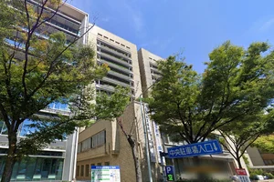 高松市役所まで徒歩9分、650m。