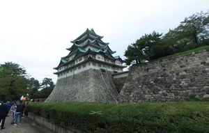 名古屋城 車で13分 4.2km