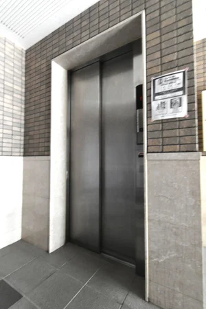 エレベーターにて上層階でも楽々! 荷物が重くても安心で幅広い年代の方にお勧めです!