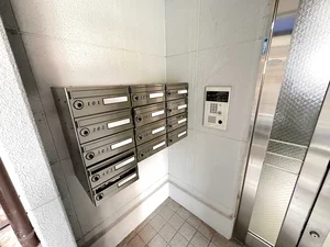 【郵便受け画像】入居キーの受渡は不要♪神戸三宮駅南口前エリアすべて対応しているので法人の方も安心して社員の方々に利用できます★