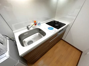 【キッチン画像】岐阜駅前ウィークリーマンションでは、冷蔵庫や電子レンジ・ケトル・炊飯器などもご用意しております(*'ω'*)