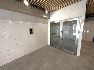 室内はとても明るく、オシャレな雰囲気です♪また、オートロック・防犯カメラも完備しておりますのでお子様や女性のご利用でも安心ですね☆岐阜駅前(オーキッドパーク前)エリアでは、全室家具家電付きで提供しております。