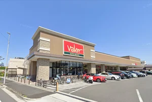 スーパーマーケットバロー 高辻店まで車で8分