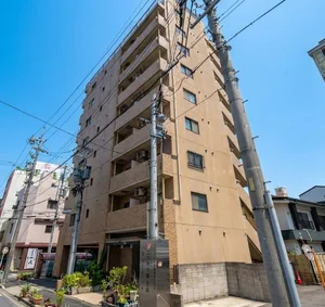 エレベーター付! 駅から徒歩圏内で周辺にコンビニなど便利なお店も集まったエリアです。