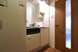 システムキッチンで自炊も可能で料理をされる方や長期滞在で栄養面や食費などを気にされる方に!