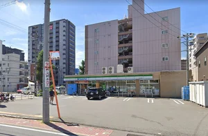 ファミリーマート 則武本通店まで徒歩5分。