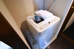 ボディータオルやハンドタオルなども充実！洗濯機にて毎日の衣類なども洗濯し　清潔にお過ごしいただき　コインランドリーも不要！
