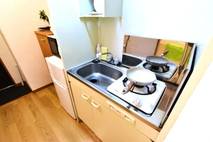 1口ガスコンロつき! 調理器具や食器類など豊富に取り揃えております!