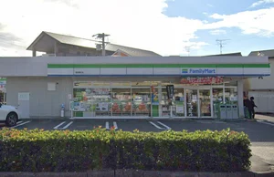 ファミリーマート 豊田朝日店まで徒歩11分。