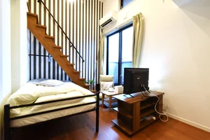 ベッドやテレビ・ローテーブルなど　家具家電付が豊富に揃っているのに　光熱費無料！　