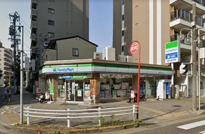 ファミリーマート 名古屋新栄二丁目店まで徒歩8分。