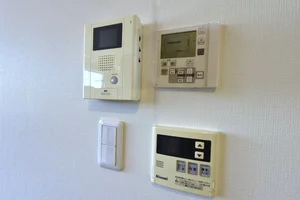 給湯スイッチでお湯調整し　テレビモニターホン付で本人確認を行い安心安全に注力を！