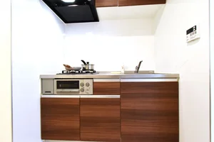 システムキッチンで自炊も可能で料理をされる方や長期滞在で栄養面や食費などを気にされる方に!