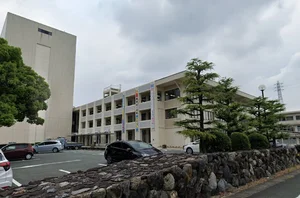 蒲郡市役所まで徒歩18分。