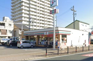 セブン-イレブン 蒲郡港町店まで徒歩9分。