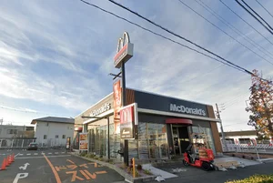 マクドナルド ２３号新栄店まで車で11分。