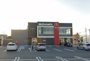 マクドナルド 豊橋曙町店まで車で9分。