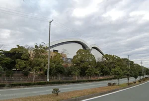 豊橋市総合体育館まで車で18分。