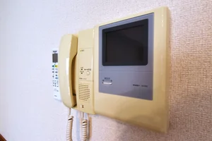 テレビモニターホン付で本人確認可能　女性など安心安全には必須アイテム！