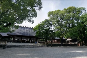 熱田神宮まで車で12分。