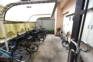 駐輪場スペースありで移動もラクラク! 通勤や近場へのお出かけにも便利♪