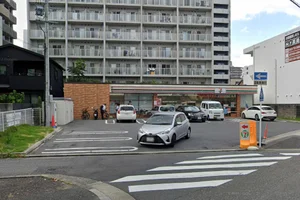 セブン-イレブン 名古屋新栄2丁目南店まで徒歩7分。
