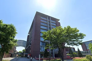 愛知学院大学 名城公園キャンパスまで車で12分。