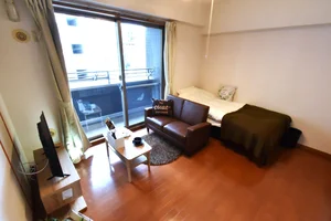 洋室広々とお使いいただける ソファ付きでゆっくりできる空間!