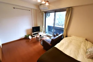開口部あり! 南向きで日当たりの良いお部屋♪ エアコン付きで一年を通して快適にお過ごしいただけます。