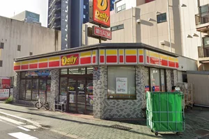 デイリーヤマザキ 名古屋女子大小路店まで徒歩7分。