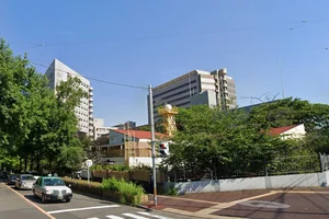 名古屋大学医学部附属病院まで車で14分。