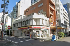 デイリーヤマザキ 名古屋栄4丁目店まで徒歩6分。