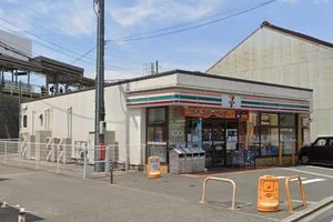 セブン-イレブン 名古屋栄生駅北店まで徒歩10分。