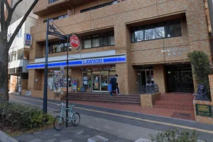 ローソン 仙台大町二丁目店まで徒歩4分。