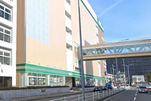 ザ・モール仙台長町店車で14分。
