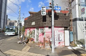 トライまで徒歩6分