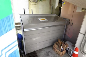 敷地内ゴミ捨て場有！忙しい朝の時間でも楽々ごみ捨て！