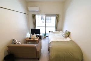 エアコンで暑い寒いをコントロールして　一年を通して快適な室温に！