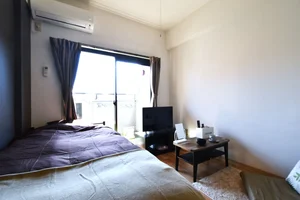 シックで落ち着いた色味のインテリア！　標準の家具家電のラインナップ豊富！