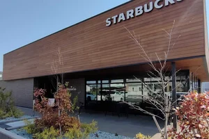 スターバックス コーヒー 仙台六丁の目店まで車で11分。