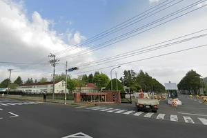 陸上自衛隊 仙台駐屯地まで車で5分。