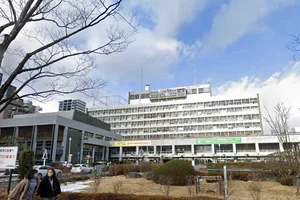 仙台市役所まで車で10分。