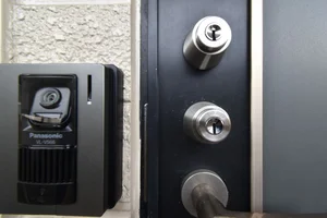 鍵はダブルロックにより　安心な防犯対策！