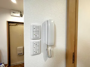 インターフォンも完備なのでお子様や女性のご利用でも安心ですね♪滋賀大津(滋賀病院前)ウィークリーマンションの人気物件♪法人契約も可能で手続き最短３分☆保証人不要で緊急連絡先でOK♪